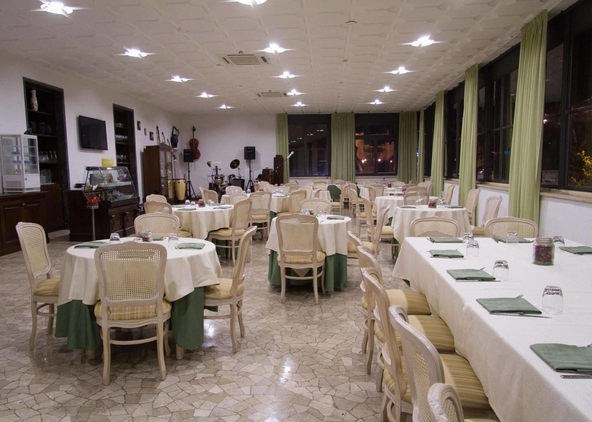 Antica Locanda Cavallino Bianco Cerveteri Exterior photo